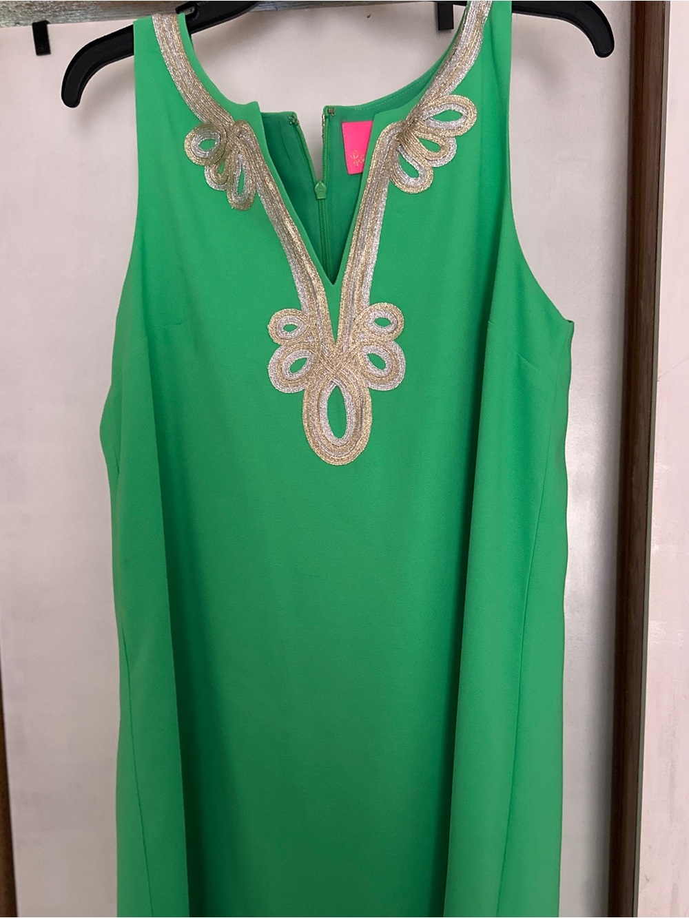 Lilly Pulitzer Green Garment with Pink Logo Tag
